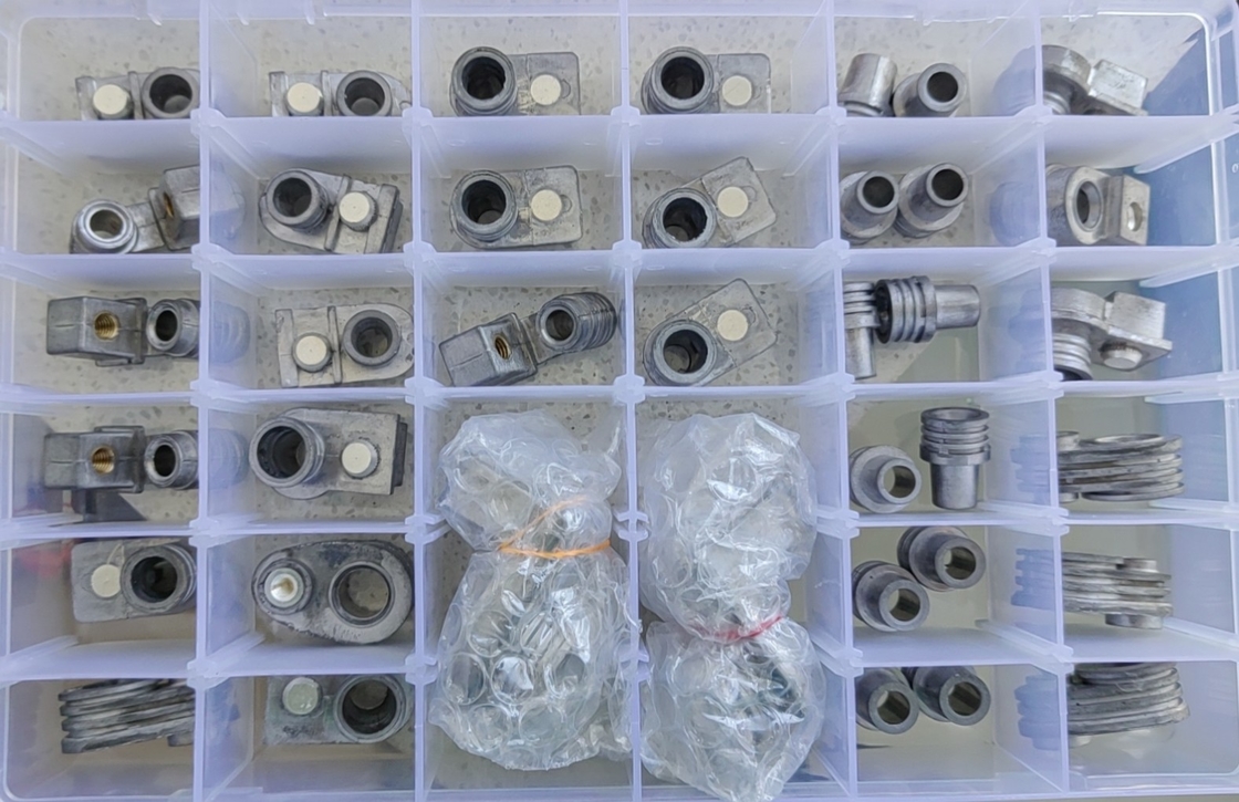 Bujantes y terminales de fundición a presión de precisión para baterías de plomo y ácido proveedor
